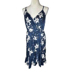 NWT Untranice Women's Floral Blue and White Spaghetti Strap Dress